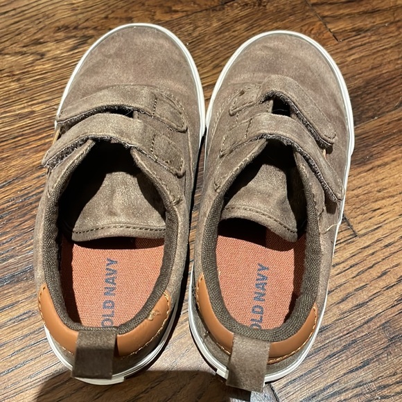 Toddler 9 Brown Sneakers - Picture 4 of 6